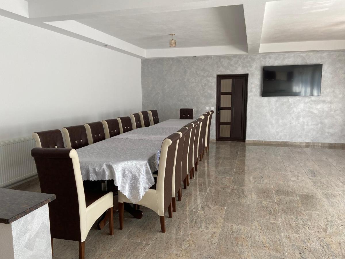 Pensiunea Casa Deny Novaci-Străini Dış mekan fotoğraf