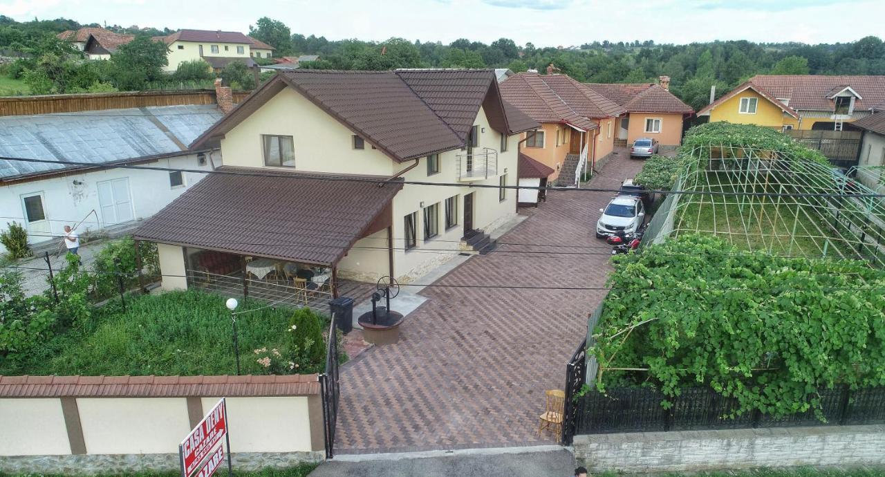 Pensiunea Casa Deny Novaci-Străini Dış mekan fotoğraf