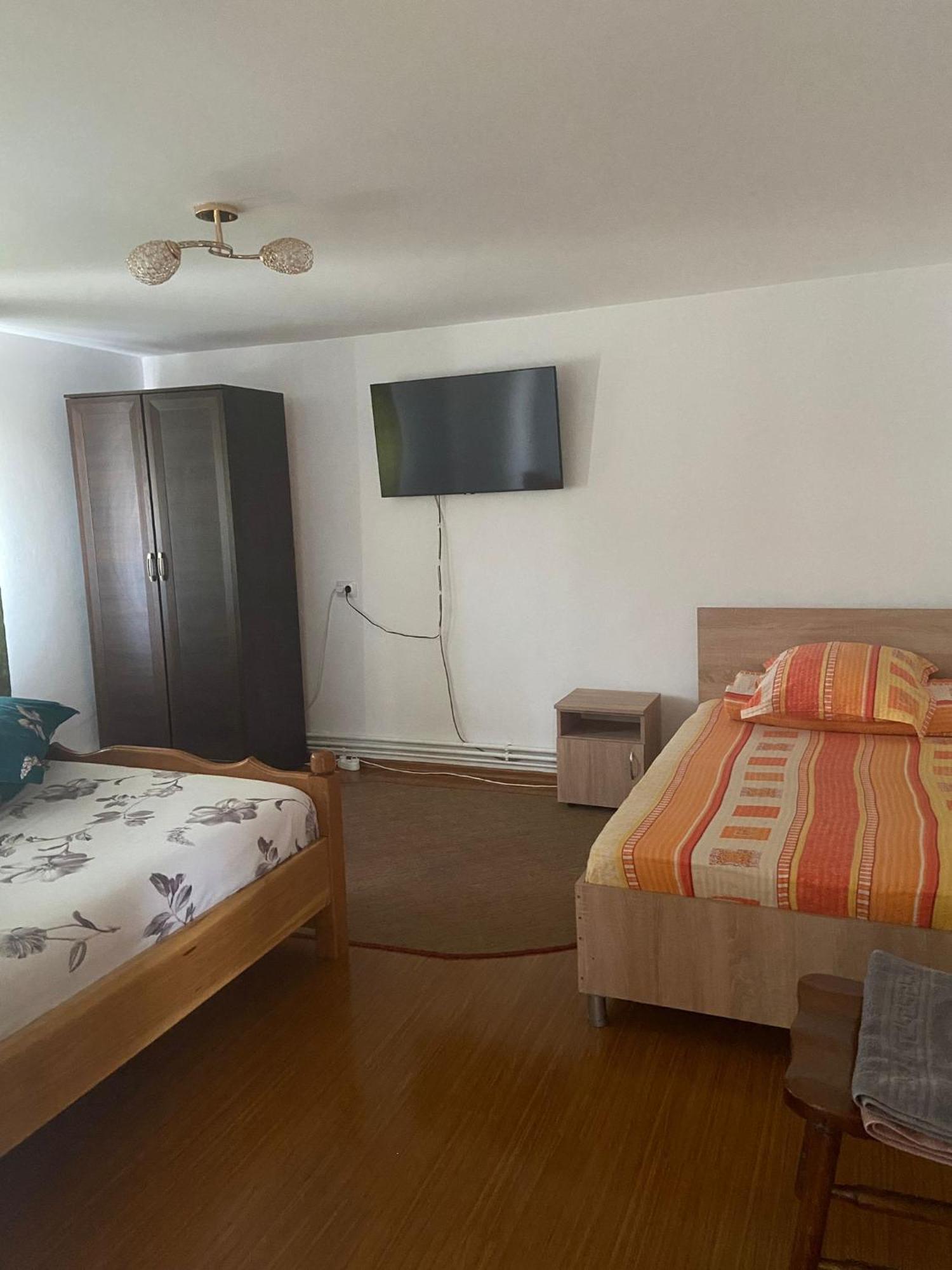 Pensiunea Casa Deny Novaci-Străini Dış mekan fotoğraf
