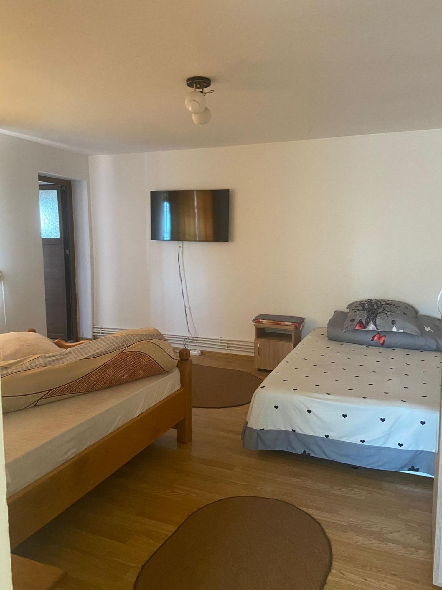 Pensiunea Casa Deny Novaci-Străini Dış mekan fotoğraf